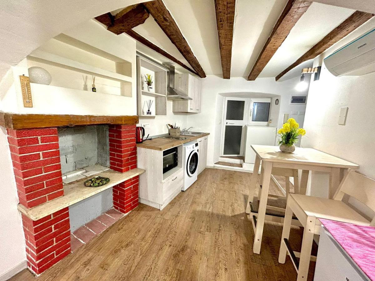 Residence Zar - 2 Триест Екстериор снимка